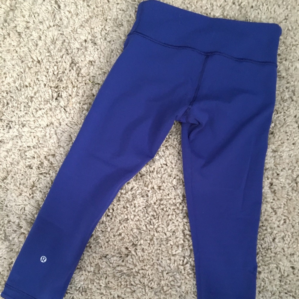 Lululemon reversible Luon crop